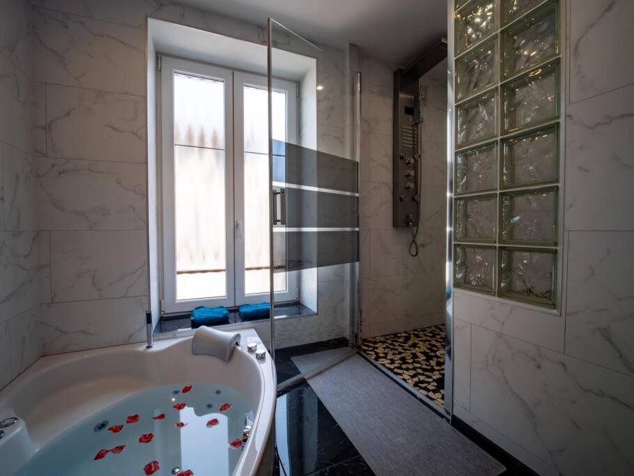 Mega Jeanne D'Arc Billard Baby Foot Logements Insolites Nancy Buitenkant foto