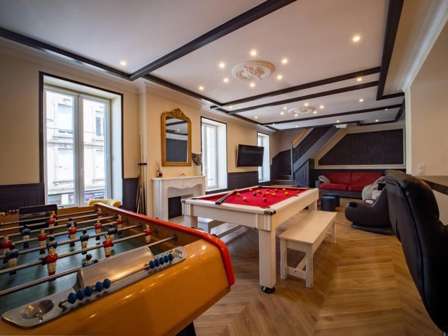 Mega Jeanne D'Arc Billard Baby Foot Logements Insolites Nancy Buitenkant foto