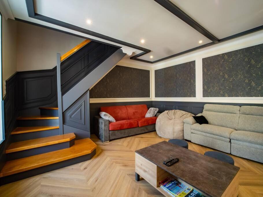 Mega Jeanne D'Arc Billard Baby Foot Logements Insolites Nancy Buitenkant foto